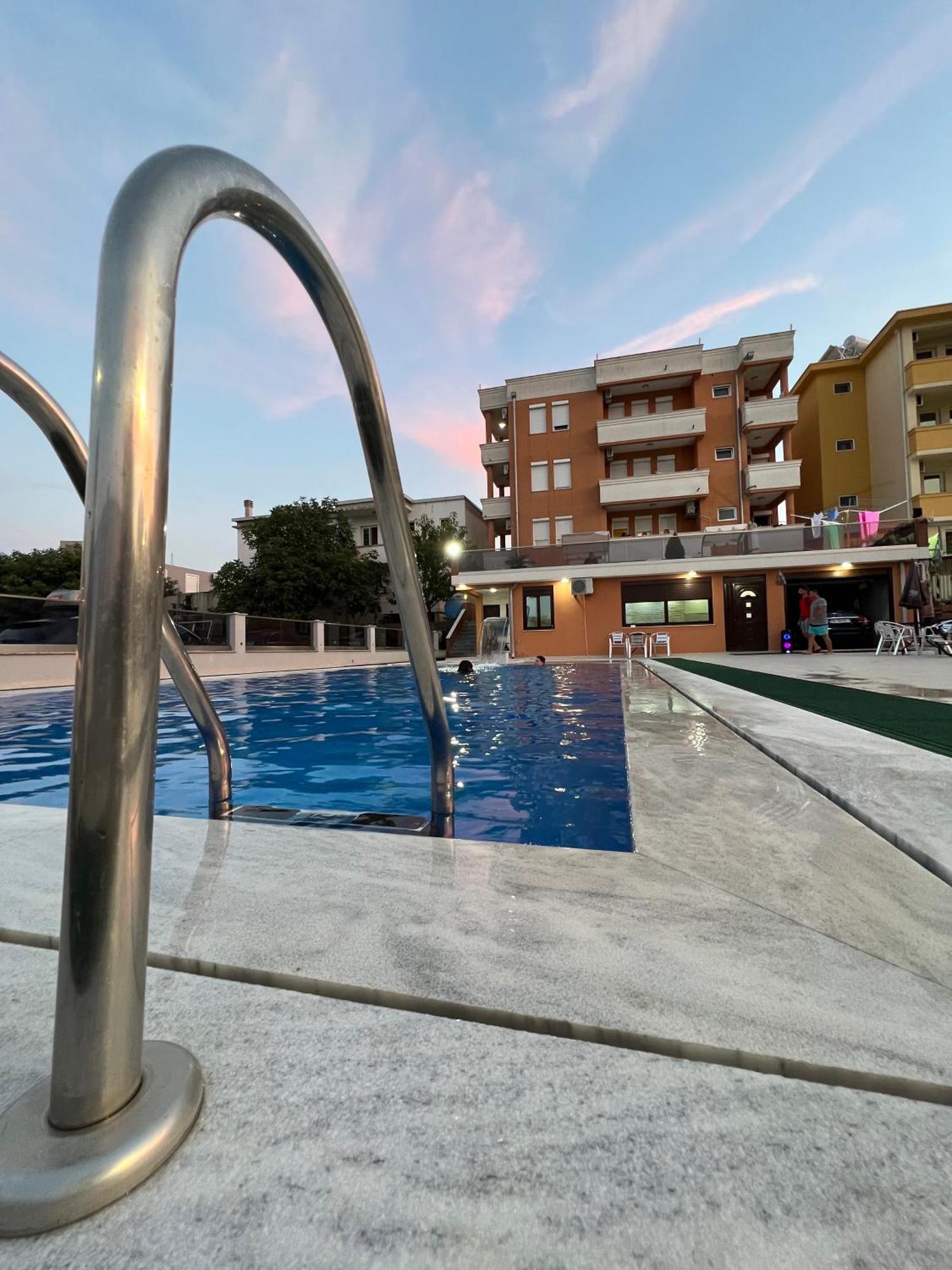 Apartments Zalli 울친 외부 사진