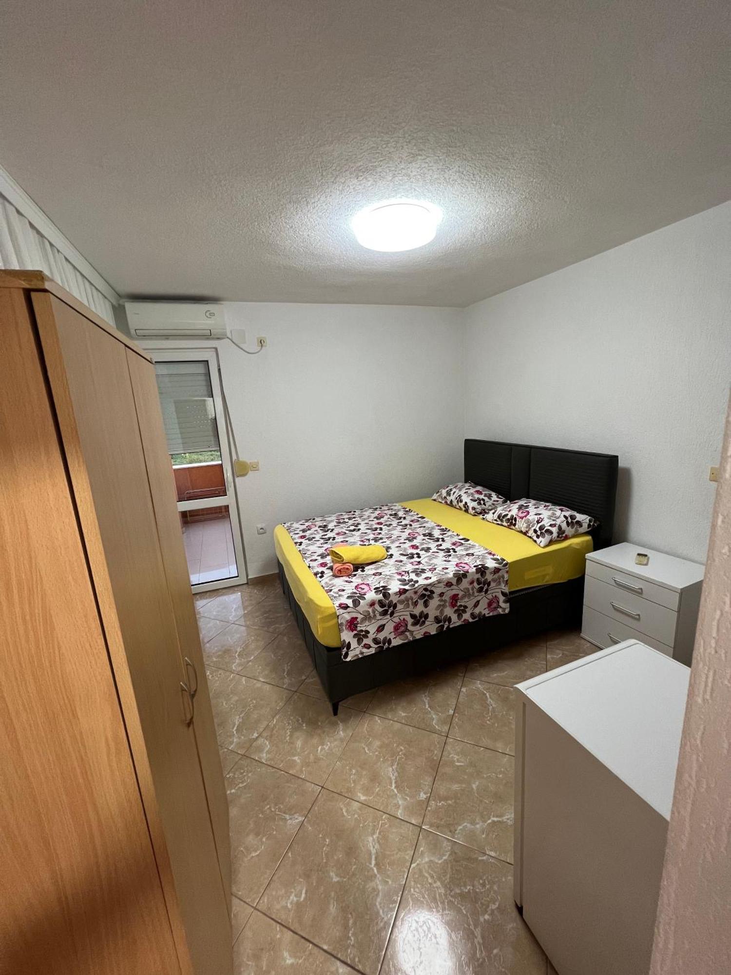 Apartments Zalli 울친 외부 사진